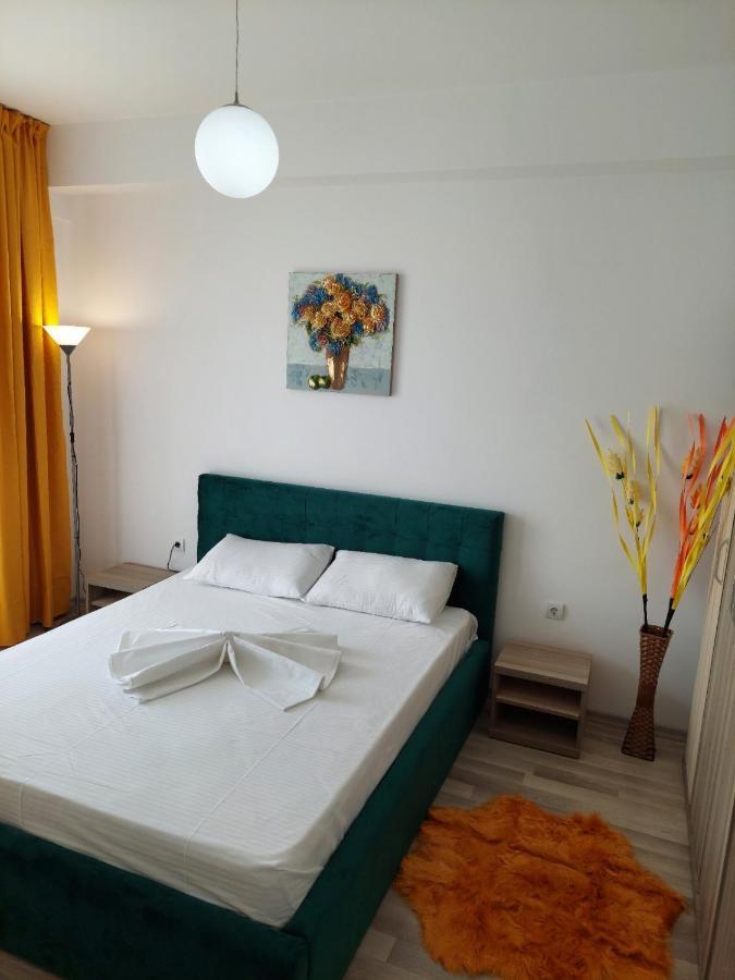 North Club Apartments Mamaia Buitenkant foto